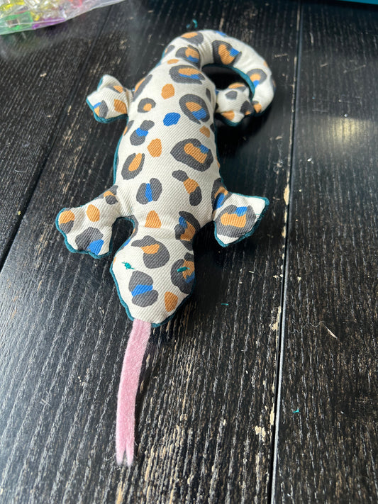 Joe le lézard léopard (velours bleu canard)